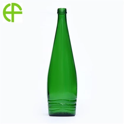 Bouteille d'eau pétillante Mumu vert foncé en verre de 750 ml